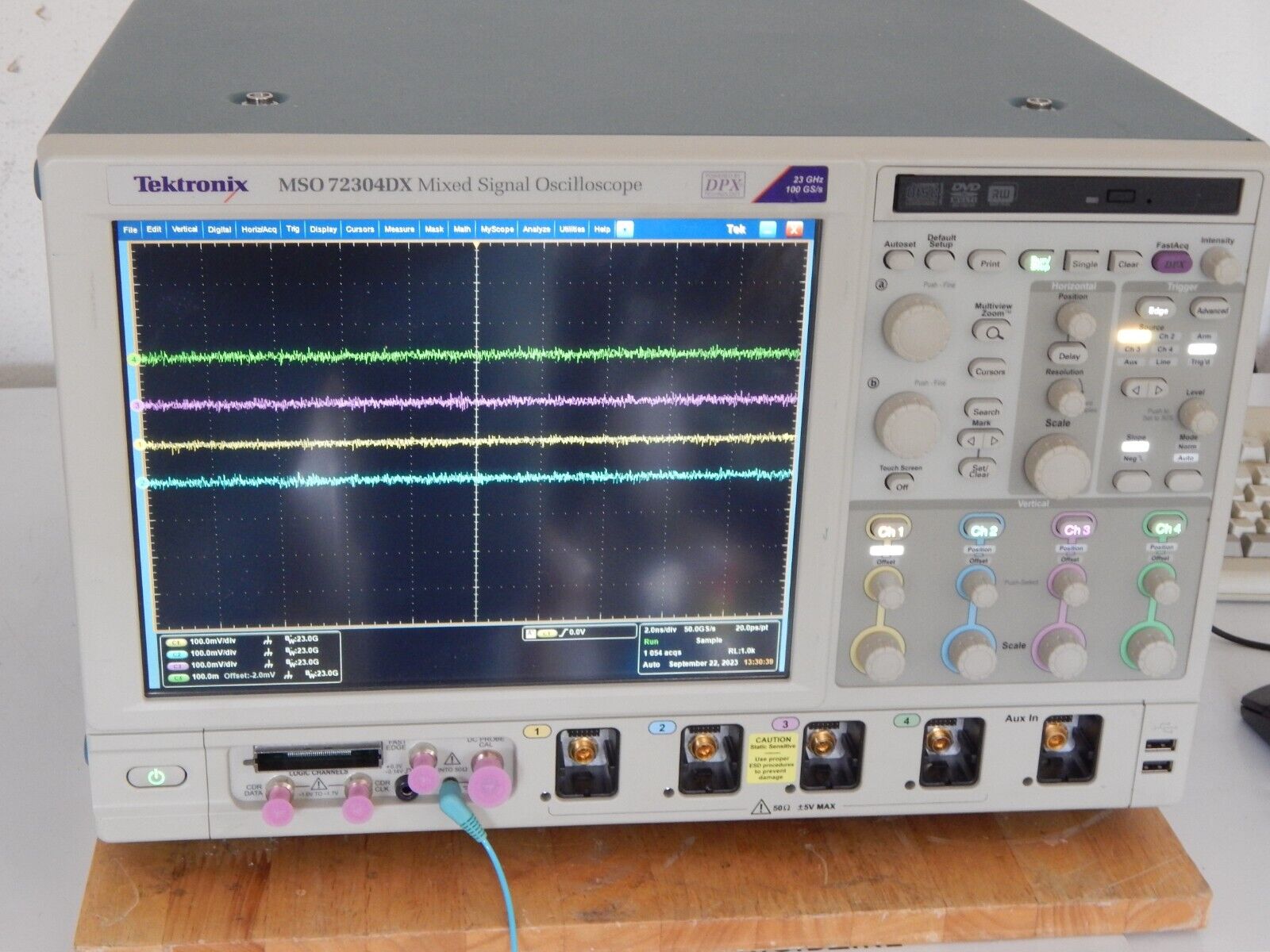 MSO72304DX 23GHz, 100Gs/s, 4+16 Channel, mixed signal oscilloscope MSO72304DX 23GHz, 100Gs/s, 4+16 Channel, mixed signal oscilloscope